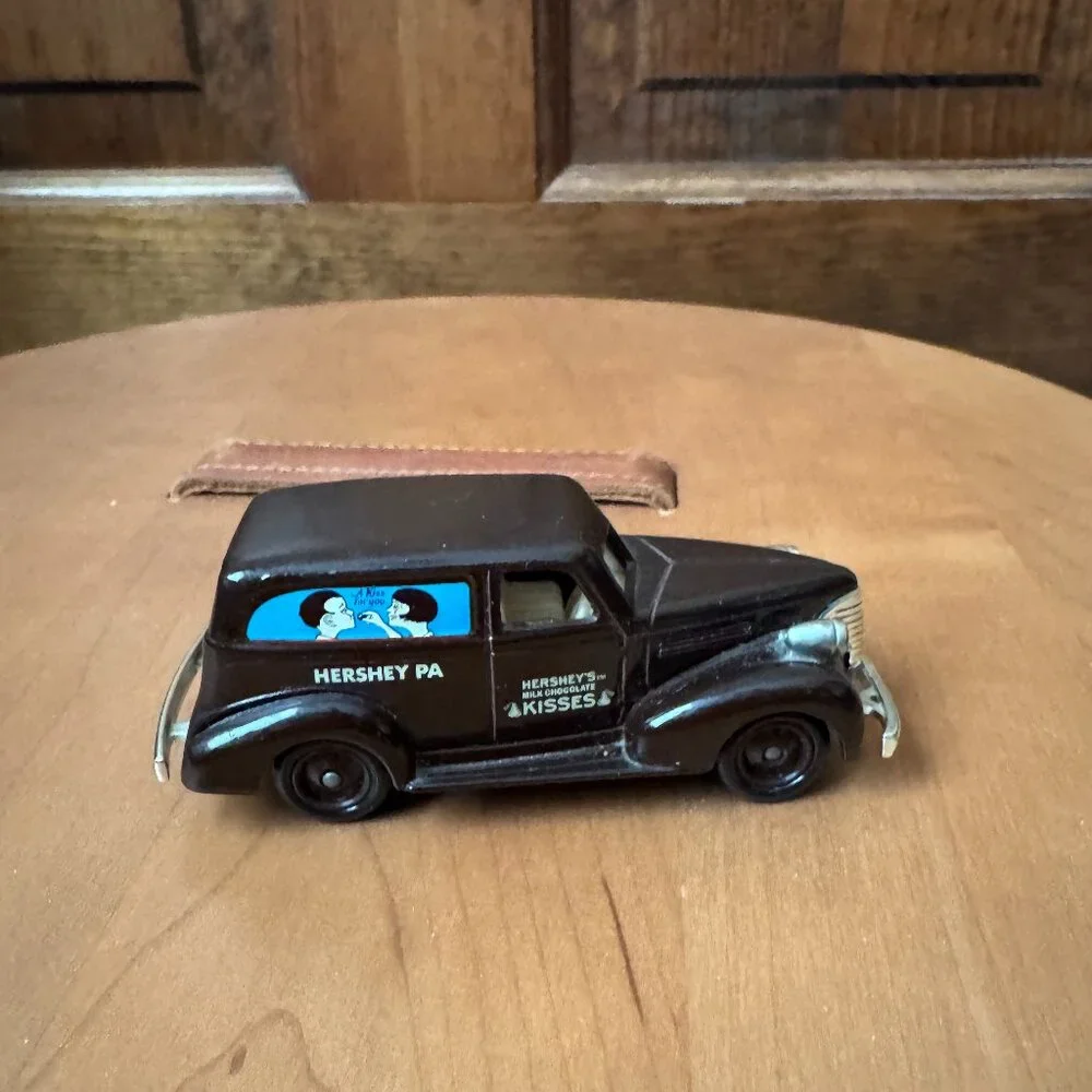Lledo Days Gone Diecast Vehicles - Hershey's Kiss Kids Car